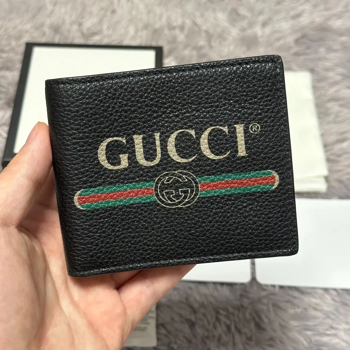 フルセット グッチ シェリーラインロゴ 二つ折り財布