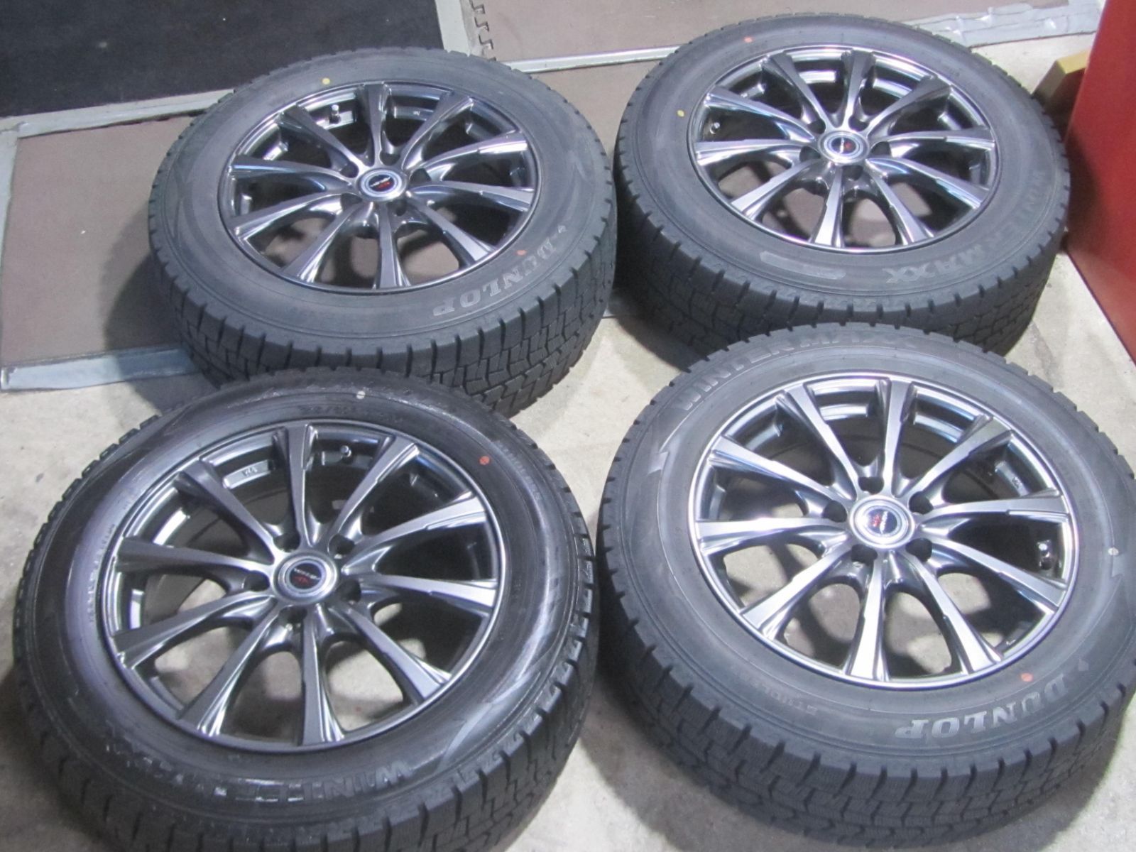 バリ山 215 60 R 17 スタッドレス ダンロップ ウィンターマックス WM 02 C HR エスティマ カローラクロス エクストレイル MPV RVR デュアリスなど