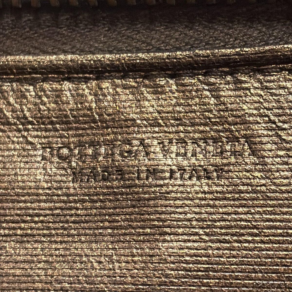 ラウンドファスナー レザー