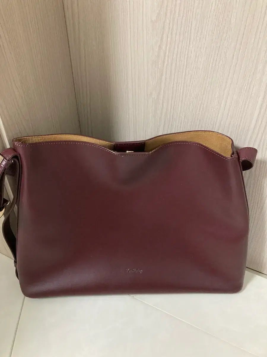  Louis Quatorze バーガンディ バッグ メッセンジャーバッグ ショルダーバッグ