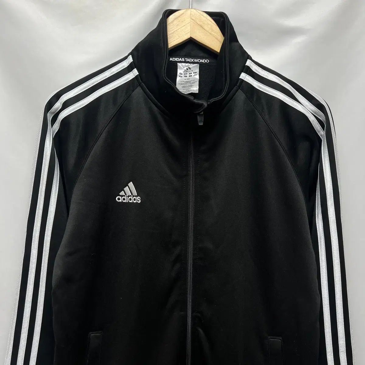 送料込み　adidas 黒 3本ライン ジャージジャケット　ヨーロッパモデル adidas 3本ライン ジャージジャケット 黒 楽天市場】アディダス 3本