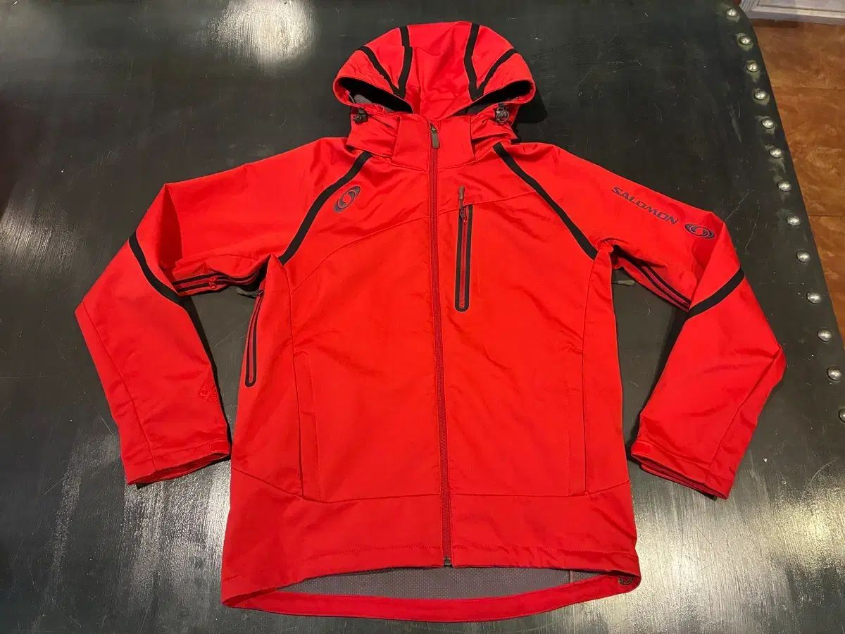 M SALOMON サロモン ソフト シェル ウィンドブレーカー ジャケット レッド