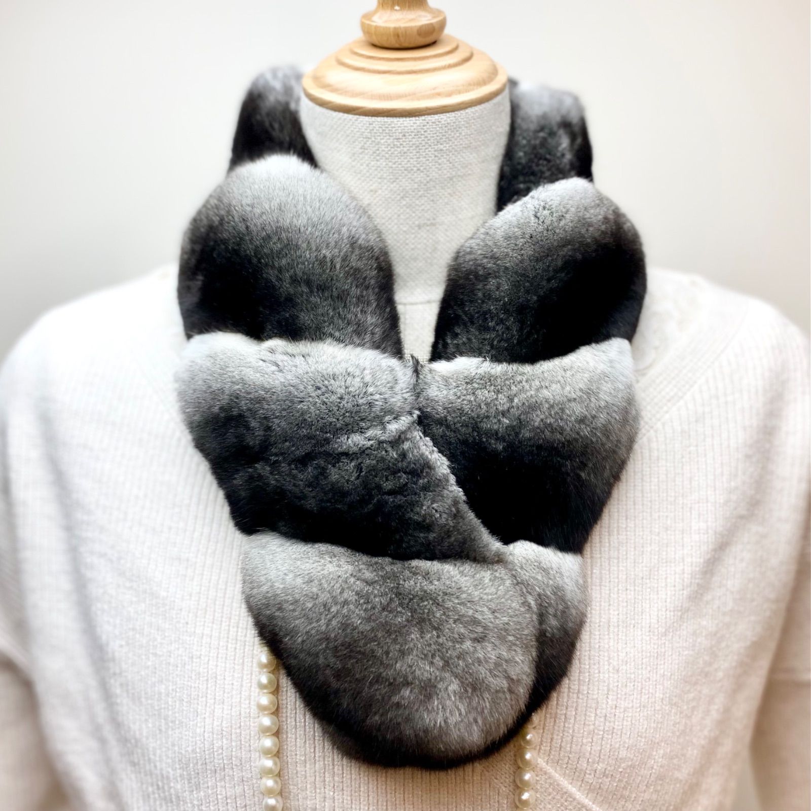 チンチラマフラー新品未使用品 クリスマスフェア🤶 🎄✨特別出品‼︎CHINCHILLA チンチラ マフラー