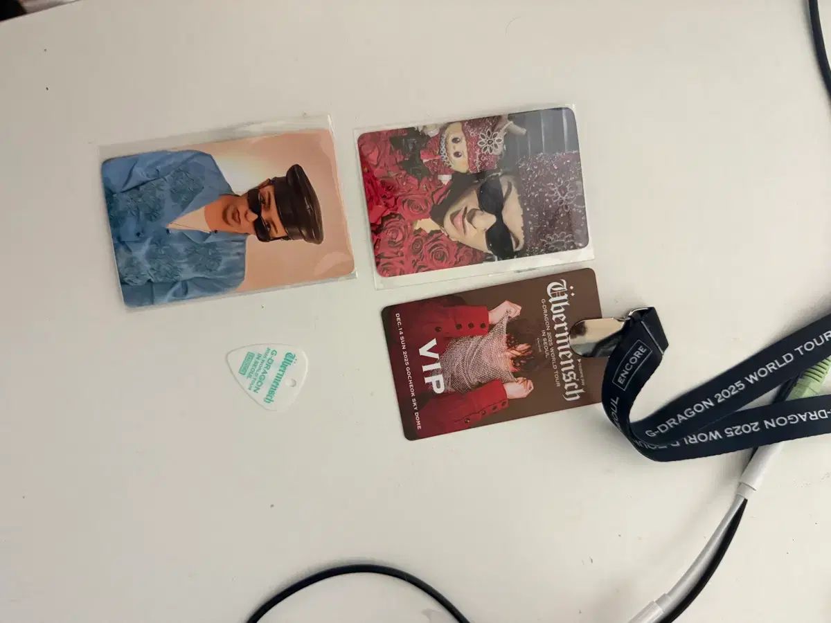 G-DRAGON ジードラゴン 2025 コンサート グッズ セット トレカ ギターピック vip 목걸이