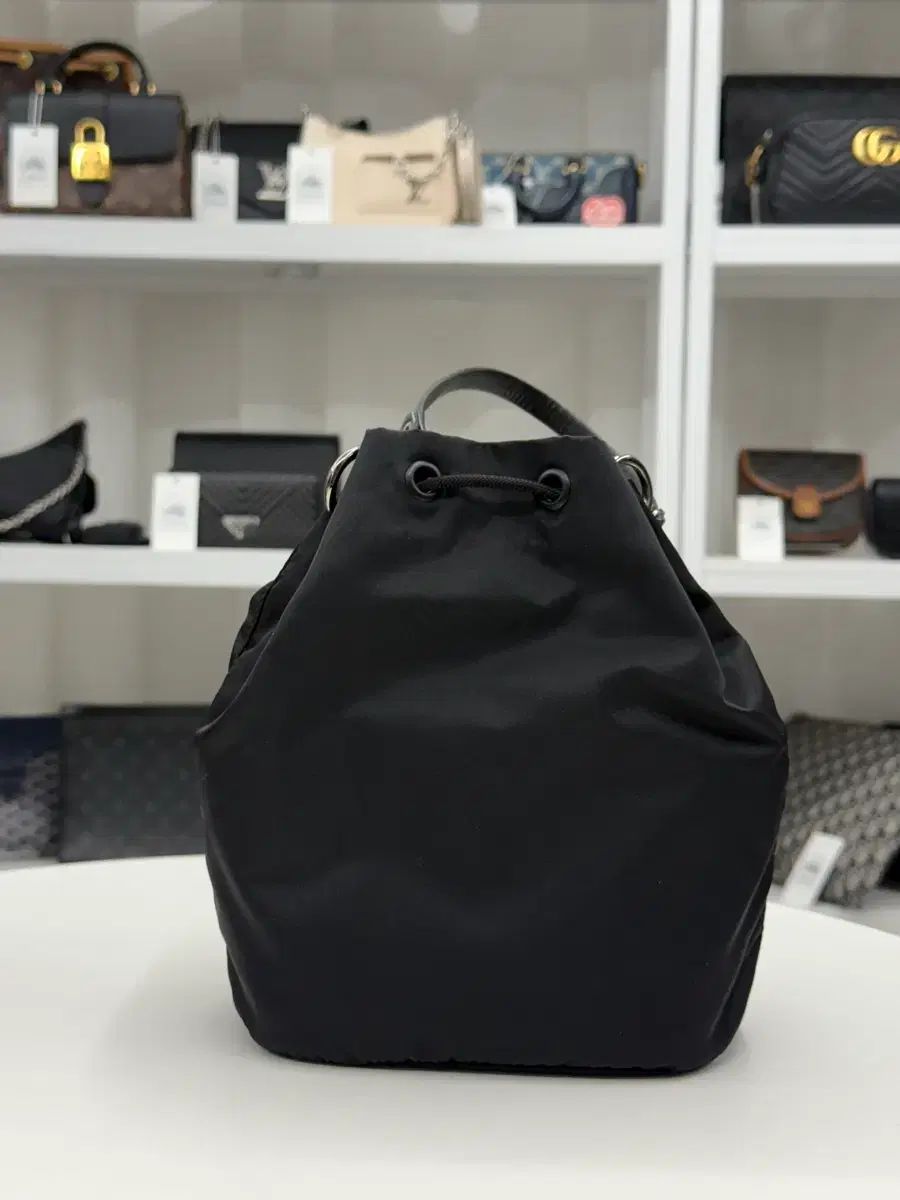 OS バーバリー フォイベ ナイロン バケットバッグ