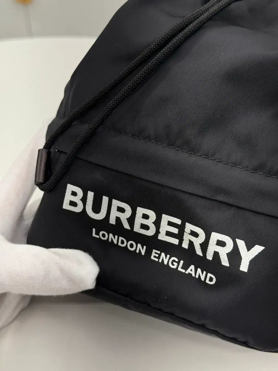  OS バーバリー フォイベ ナイロン バケットバッグ メッセンジャーバッグ ショルダーバッグ