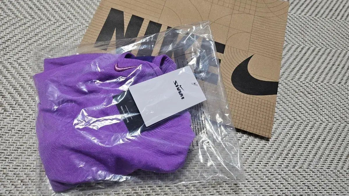ナイキSwim ブライトバイオレット メタリックスウッシュ カットアウト30