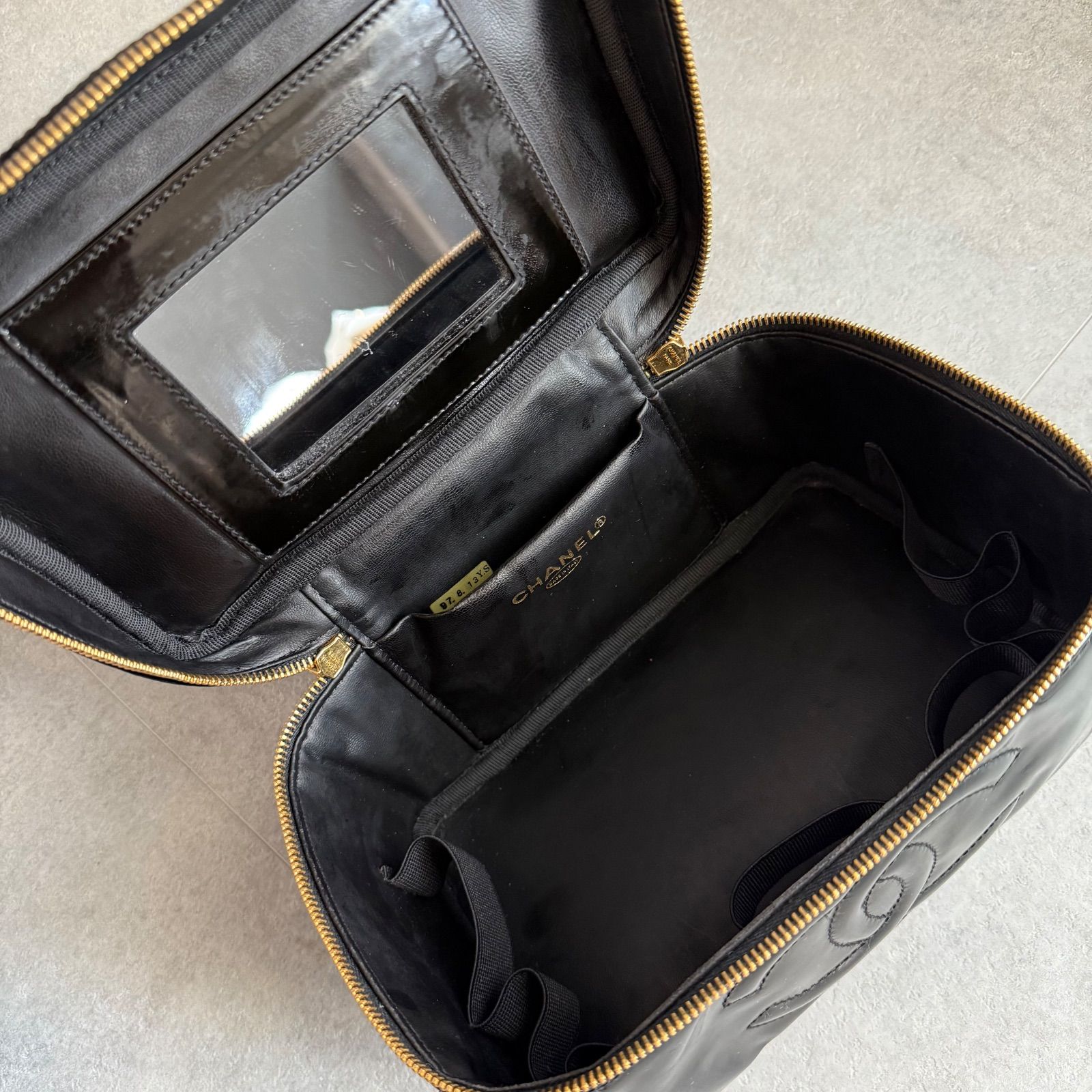 CHANEL シャネル バニティバック ココマーク パテントレザー チャーム