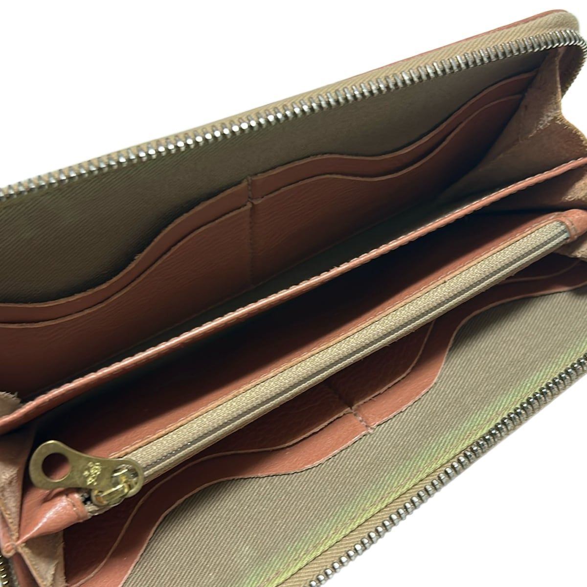 ライトブラウン