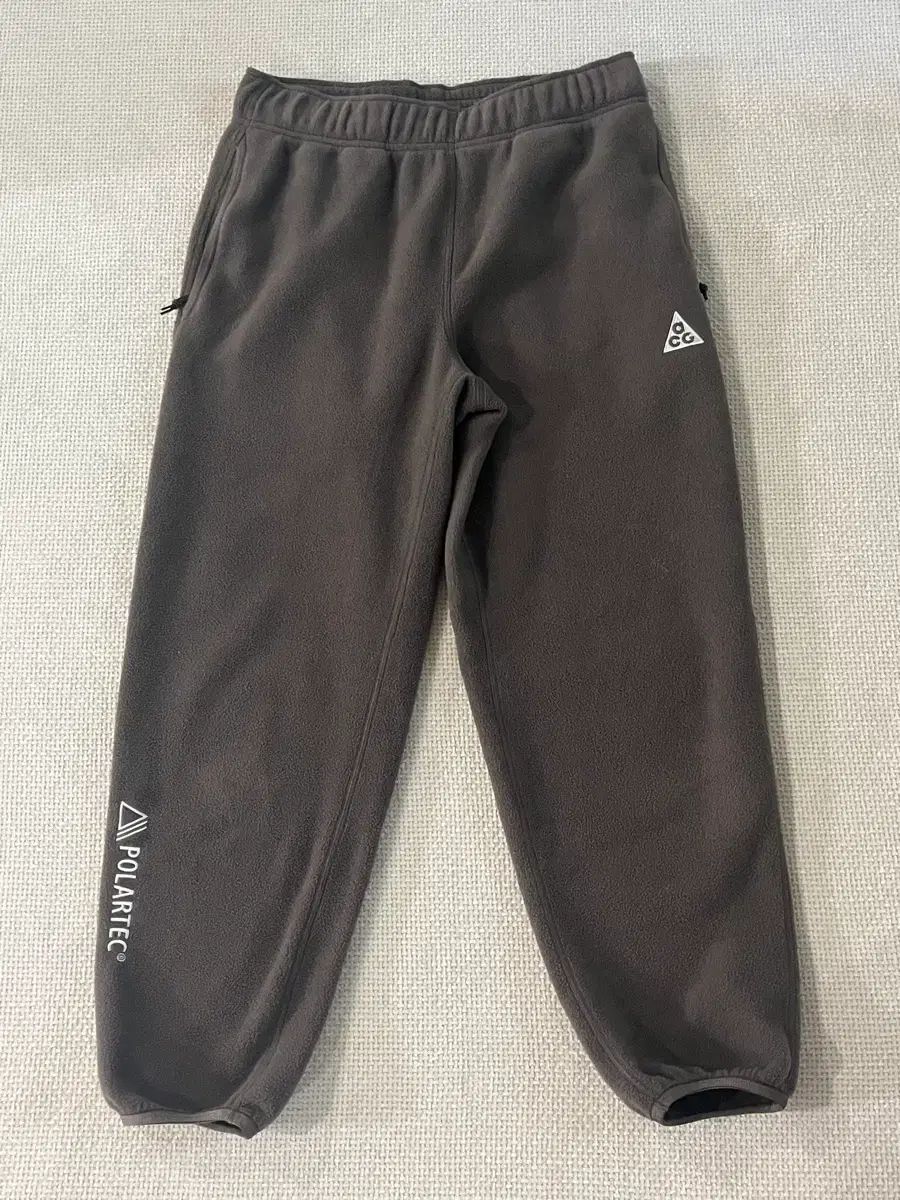 ナイキ ACG ウルフツリー パンツ