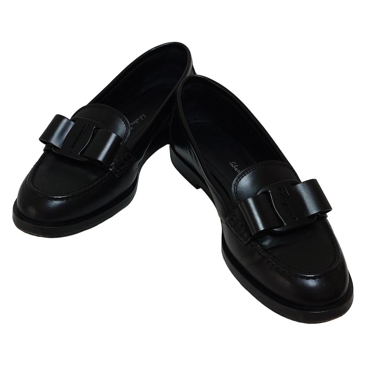 SalvatoreFerragamo サルバトーレフェラガモ ローファー 5 1 2 C レディース - 黒 ヴァラ アウトソール張替済 レザー