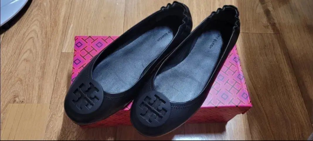  トリーバーチ ミニ トラベル バレエシューズ ブラック 8 フラットシューズ バレエシューズ パンプス