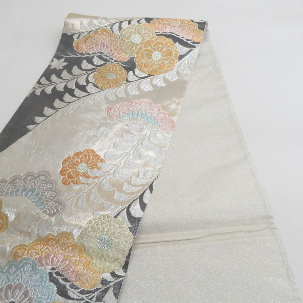 袋帯 松と菊に藤紋様 灰色x多色 金糸銀糸 六通柄 フォーマル向け