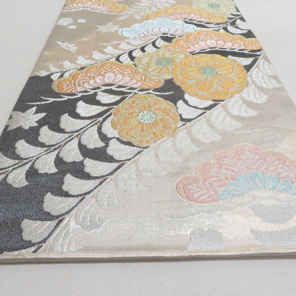 袋帯 松と菊に藤紋様 灰色x多色 金糸銀糸 六通柄 フォーマル向け