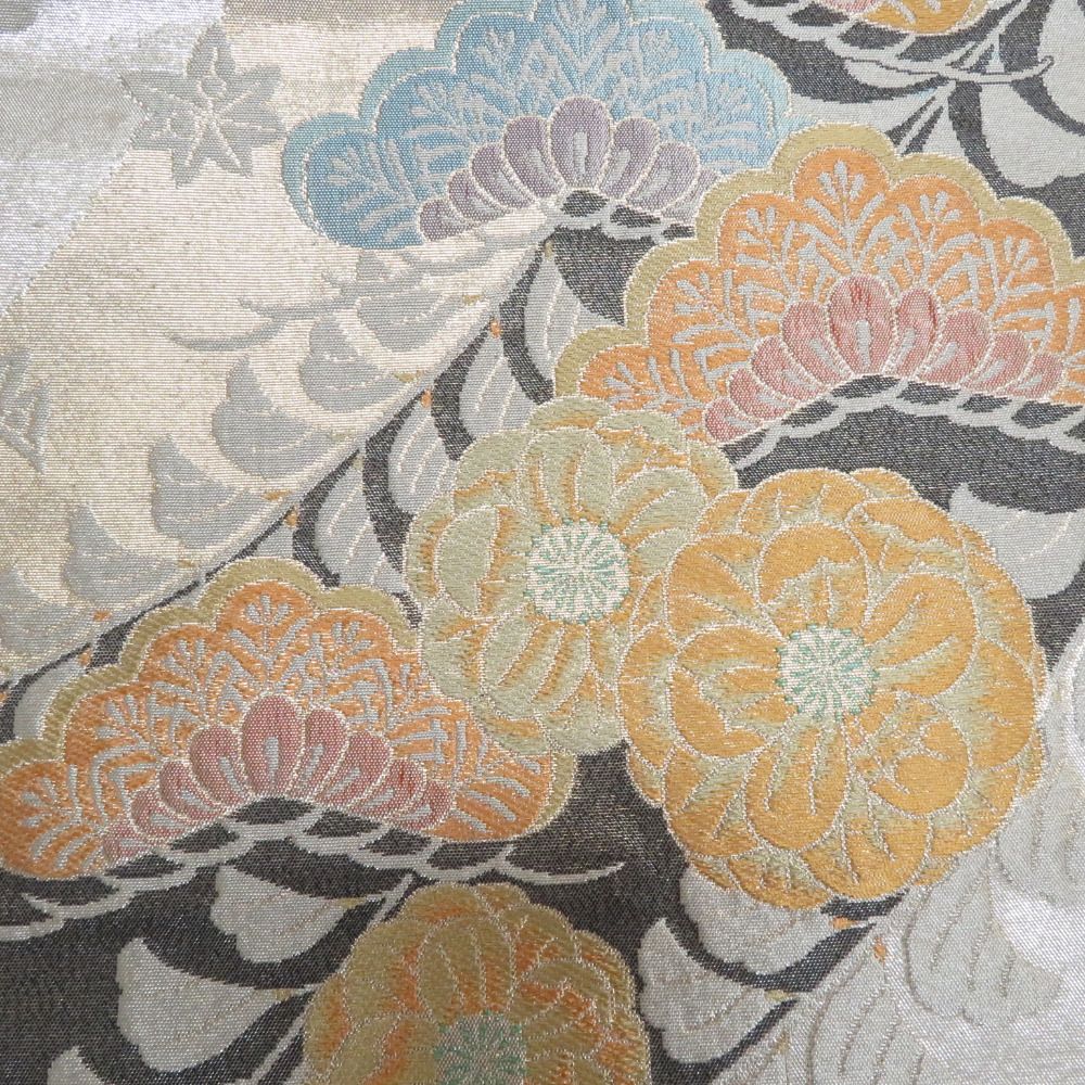 袋帯 松と菊に藤紋様 灰色x多色 金糸銀糸 六通柄 フォーマル向け