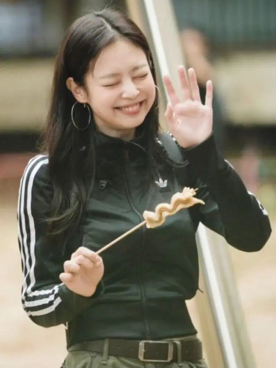 アディダス BLACKPINK ジェニ着用アディ クラシック ファイヤーバード トラックジャージ