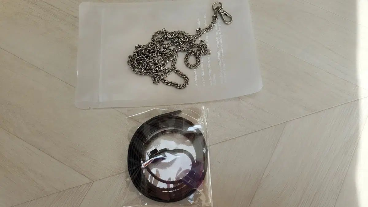 チェーン ミニバッグ