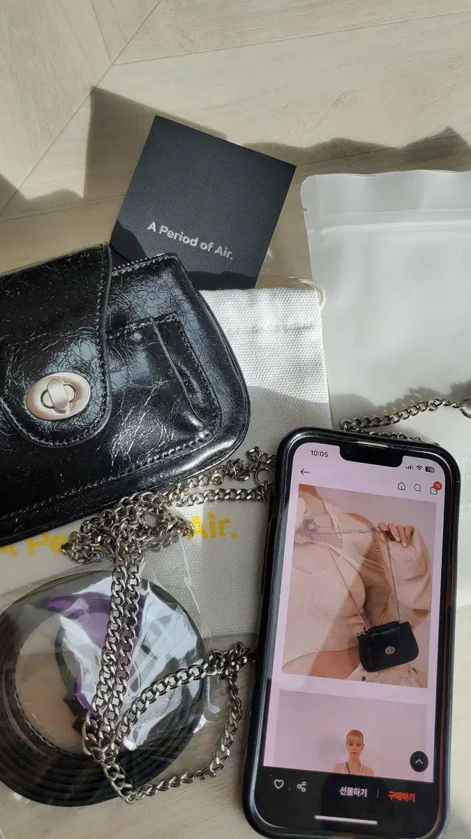 A Period of Air ブラック チェーン ミニバッグ