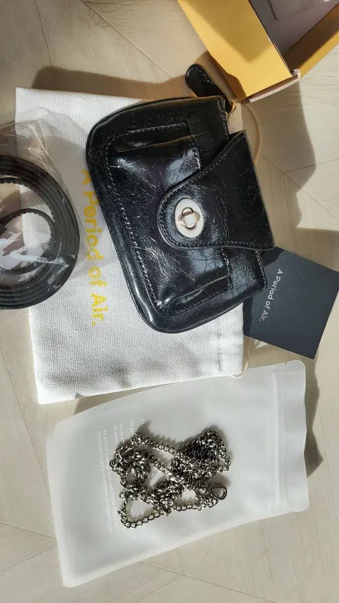 チェーン ミニバッグ