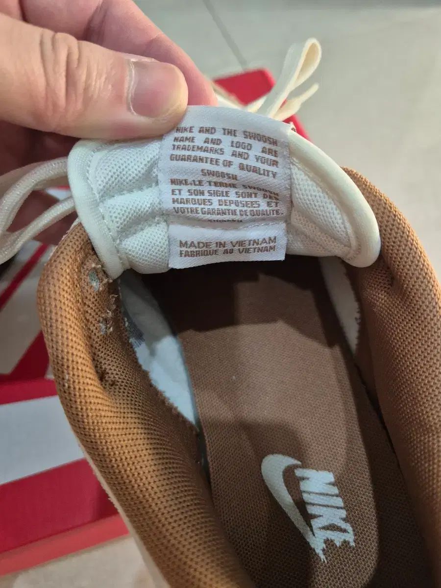 ナイキダンクロー ミディアムカリー