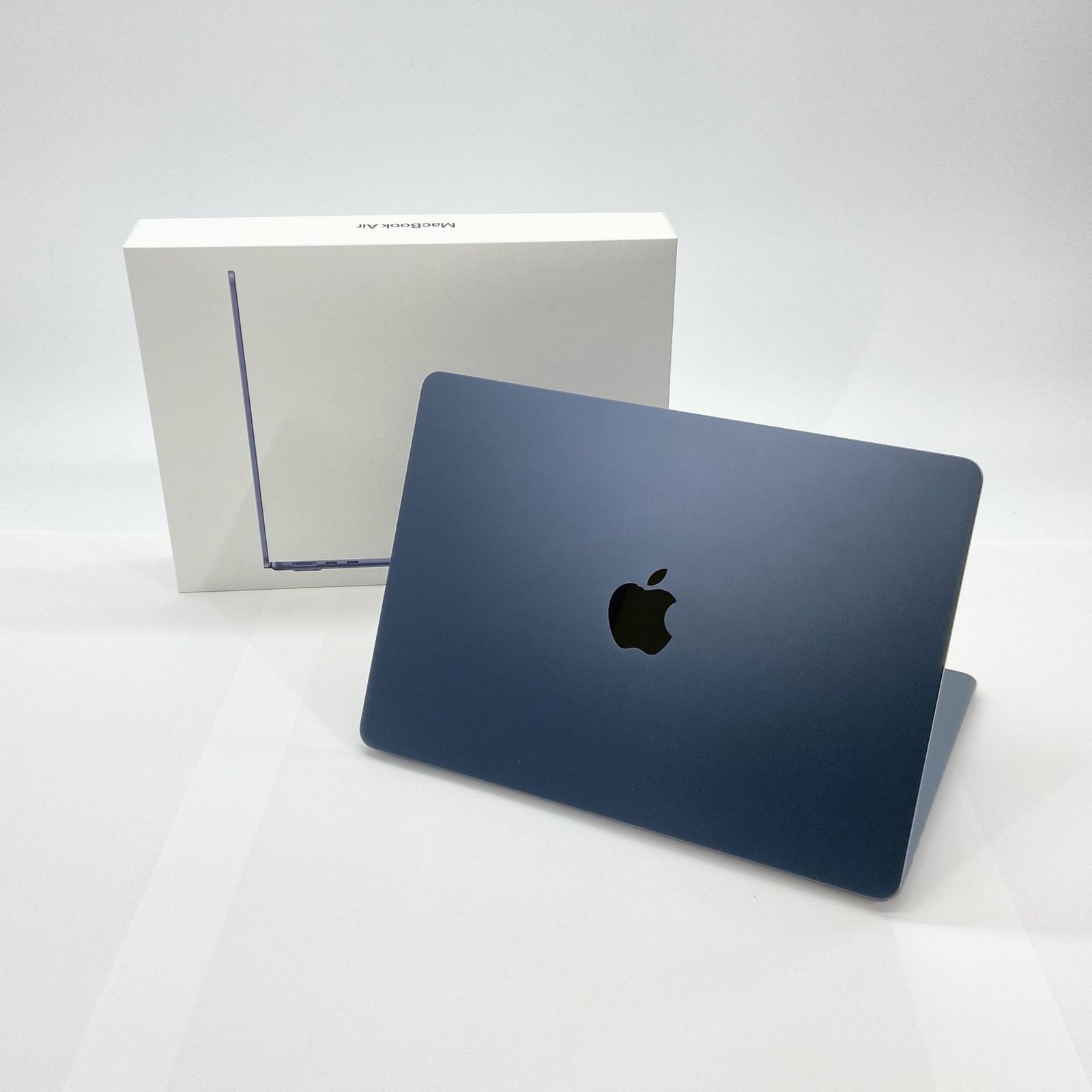 新品同様 美品 Apple MacBook Air M4チップ 13インチ 16GB 512GB 
