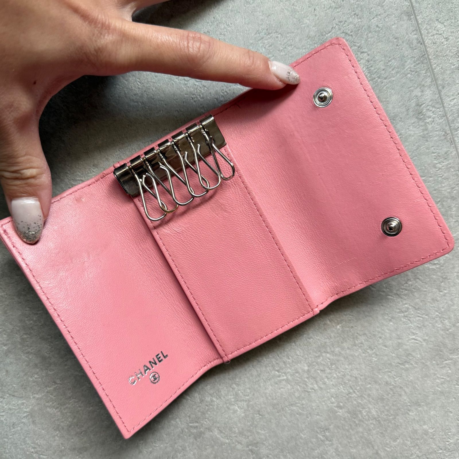 CHANEL (シャネル) マトラッセシルバー金具 6連 キーケース ピンク CHANEL (シャネル) マトラッセシルバー金具 6連 キーケース ピンク 極