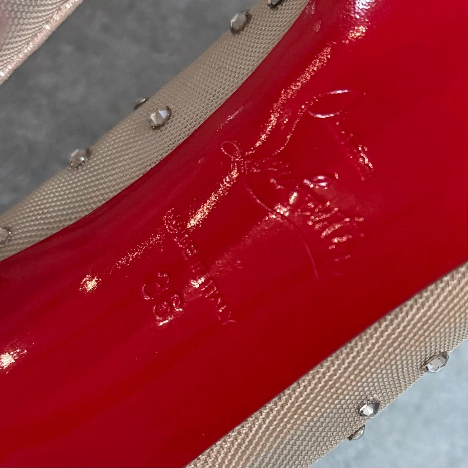 クリスチャンルブタン スワロフスキー