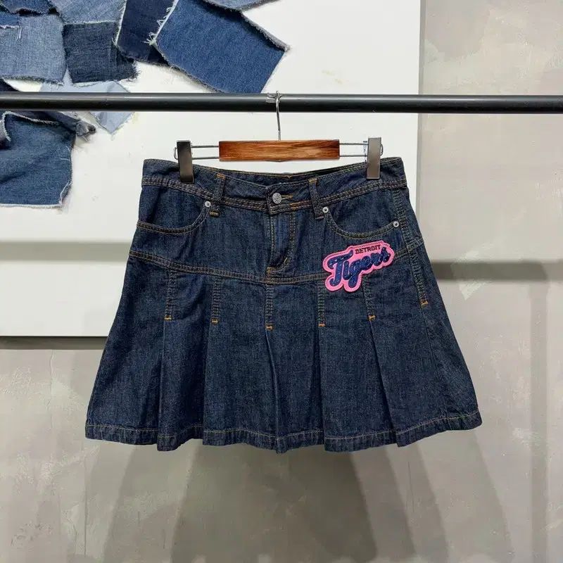 29インチ MLB レディース デトロイト タイガース デニム プリーツ ミニスカート