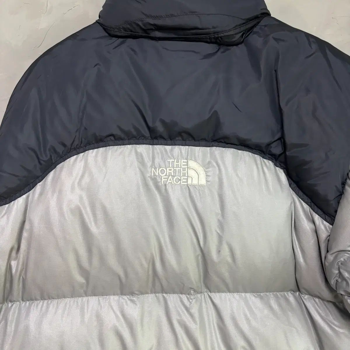 THE NORTH FACE センターロゴ US ヌプシダウン グレー 700 大人気サイズ】ノースフェイス ヌプシ ダウンジャケット グレー XL