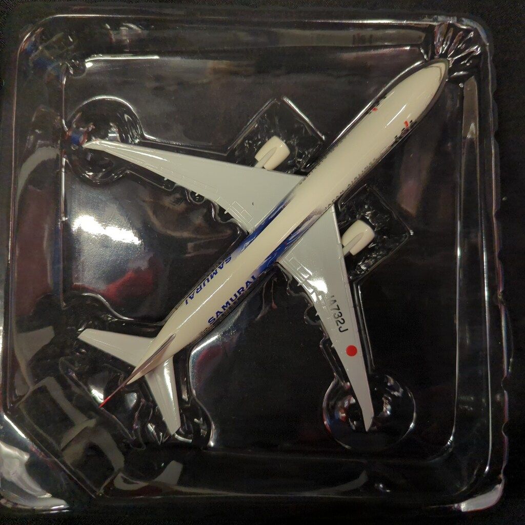 HERPA/JALUX 1/400スケール SAMURAI BLUE 2006 JAL B777-300ER/JA732J