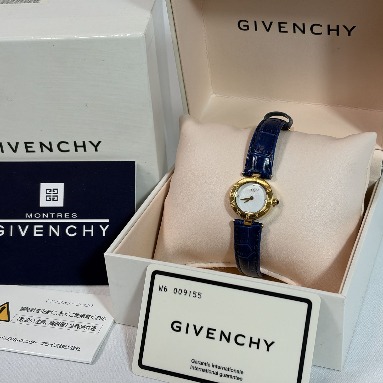 ✨高級モデル✨GIVENCHY レディース 腕時計 4Pダイヤ シェル ゴールド ✨高級モデル✨ GIVENCHY レディース 腕時計 4Pダイヤ シェル ゴールド