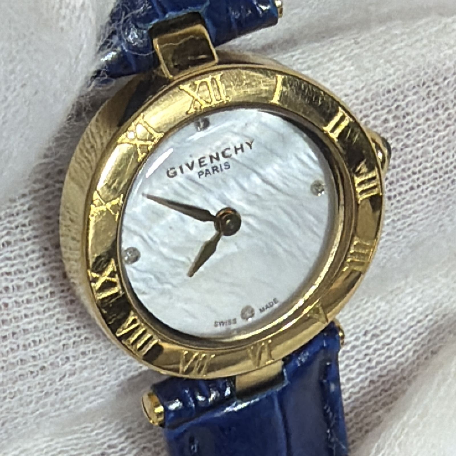 ✨高級モデル✨GIVENCHY レディース 腕時計 4Pダイヤ シェル ゴールド ✨高級モデル✨ GIVENCHY レディース 腕時計 4Pダイヤ シェル ゴールド