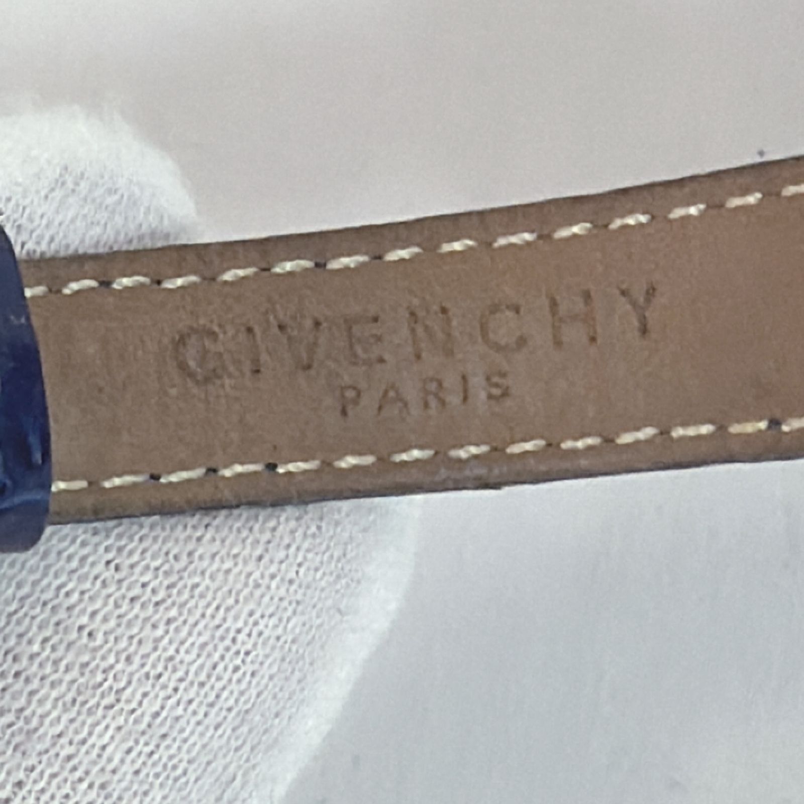 ✨高級モデル✨GIVENCHY レディース 腕時計 4Pダイヤ シェル ゴールド ✨高級モデル✨ GIVENCHY レディース 腕時計 4Pダイヤ シェル ゴールド