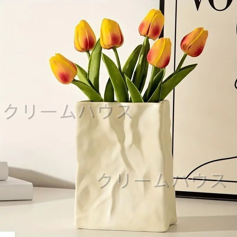 新しい未使用 セラミックのフラワーベース 不規則な折り目 細い