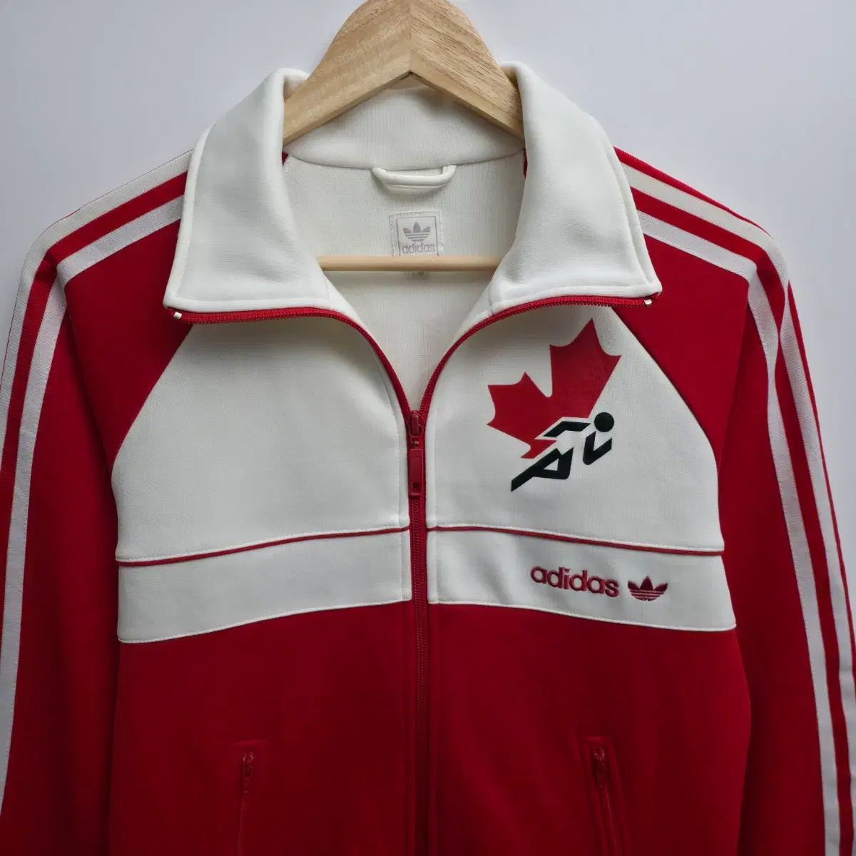 M アディダス カナダ ジャージ 必須アイテム