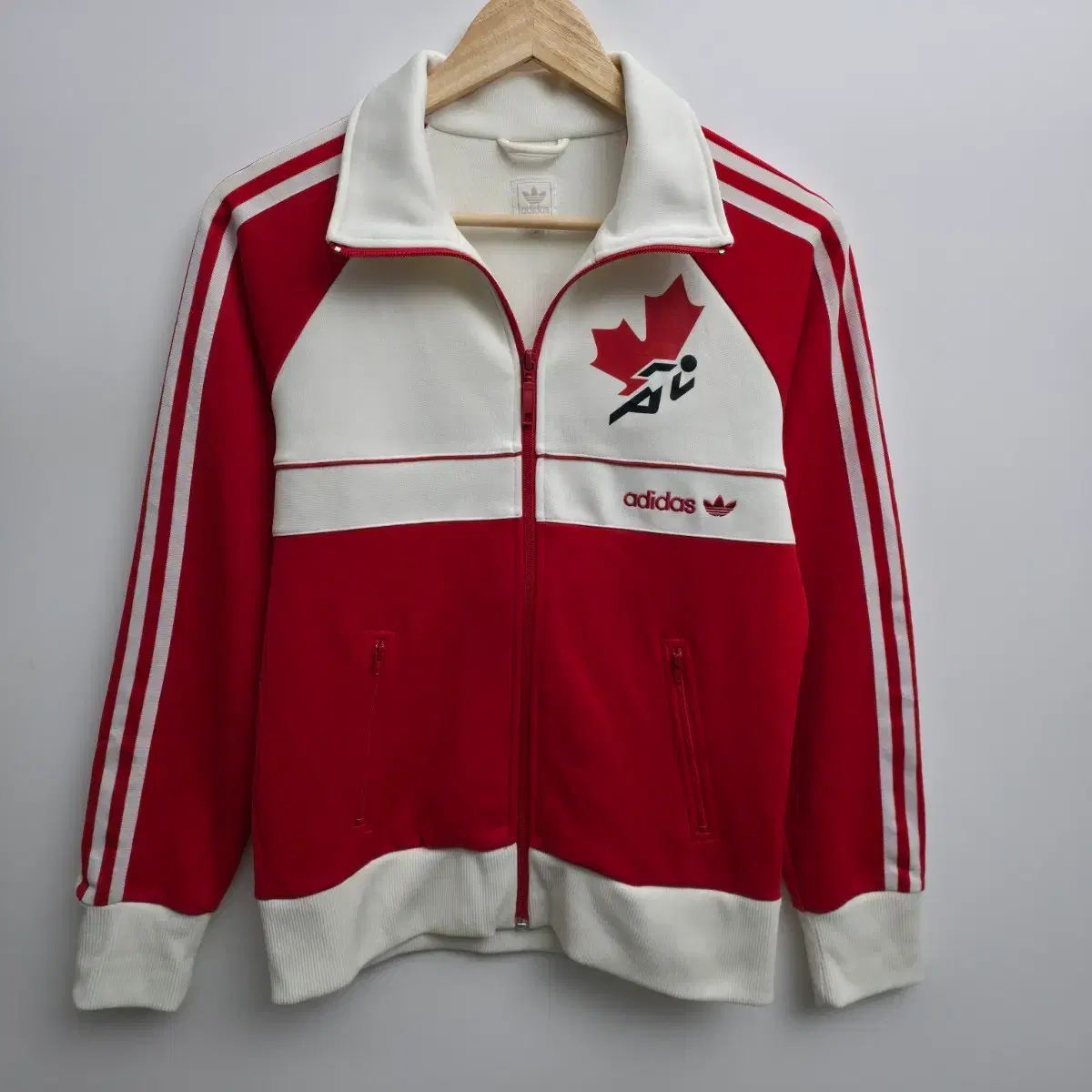M アディダス カナダ ジャージ 必須アイテム