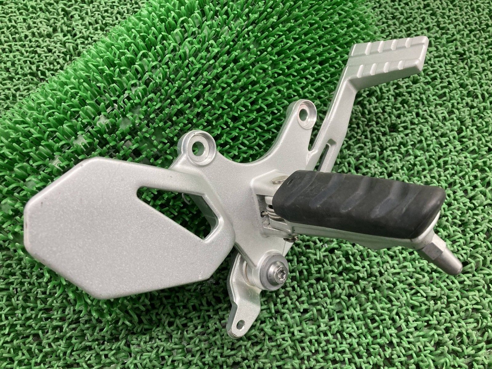 RnineT ステップ 右 9457882 02 1539547 01 BMW バイク 部品 K 21 Pure コンディション良好 gM