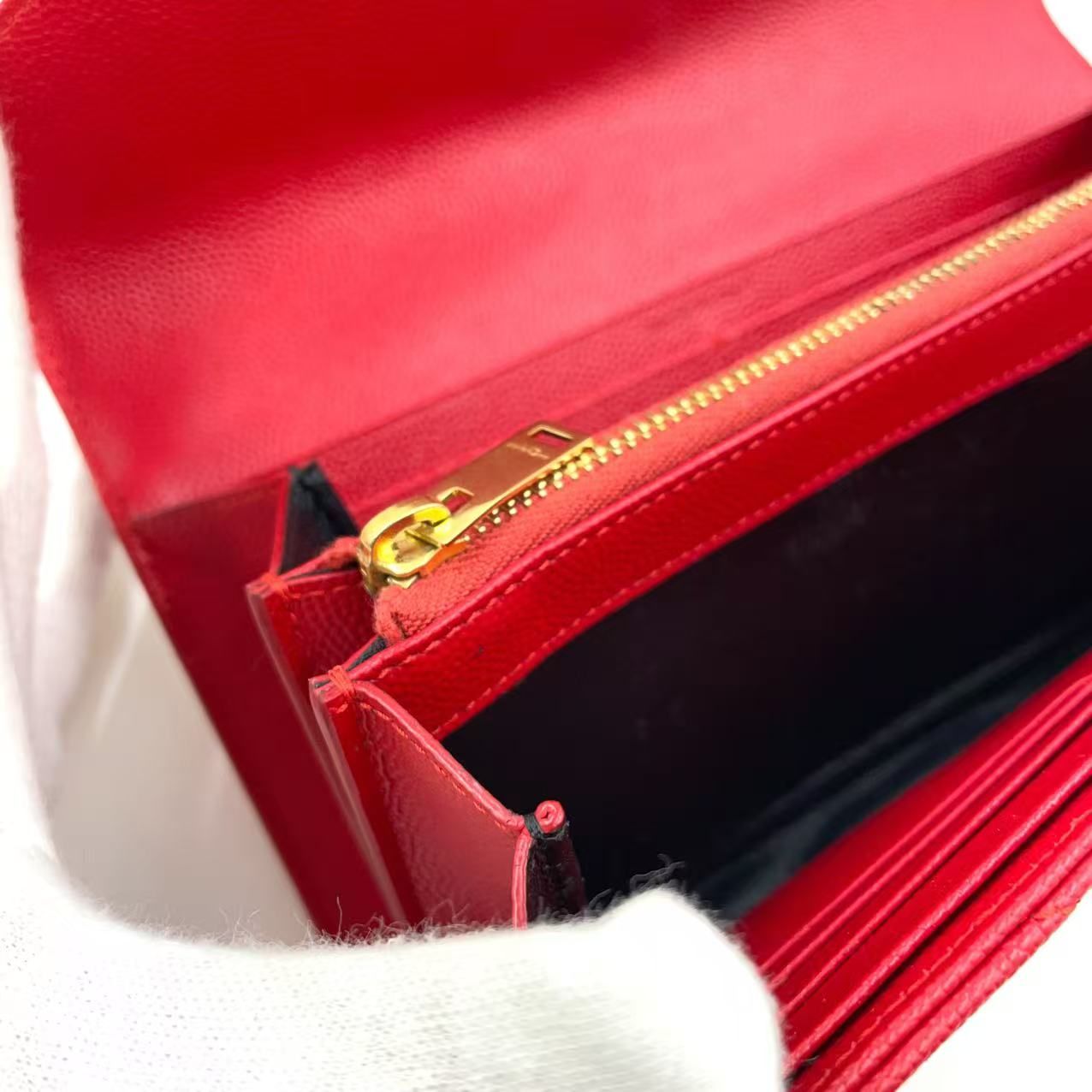 レッド 二つ折り長財布