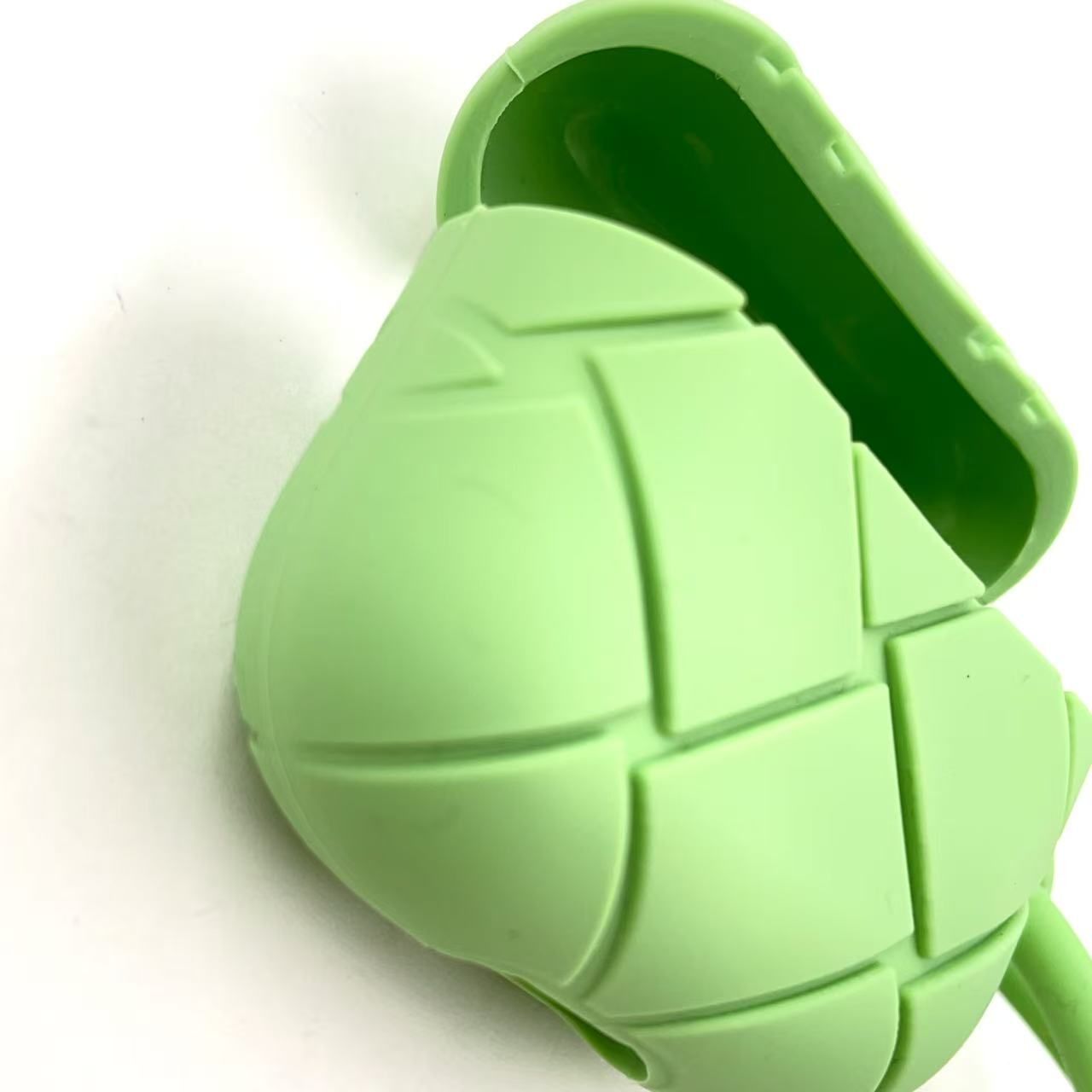 BOTTEGA VENETA イントレチャート イヤホンケース ラバー ライト