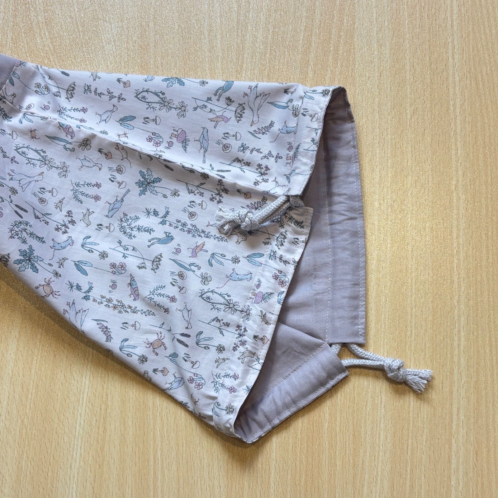 ハンドメイド リバティ生地で作った 30×25 シンプルな裏地付き巾着袋 
