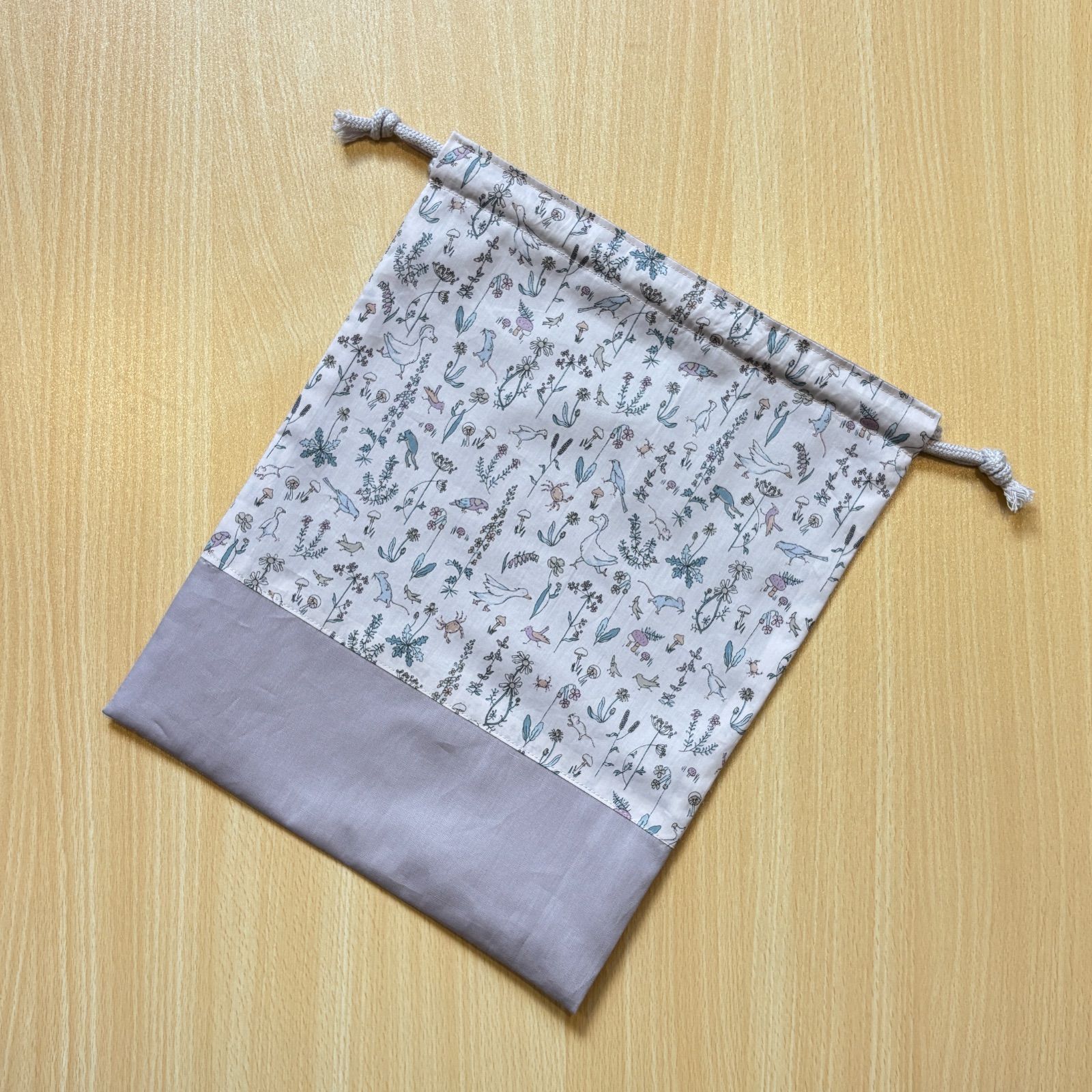 ハンドメイド リバティ生地で作った 30×25 シンプルな裏地付き巾着袋 