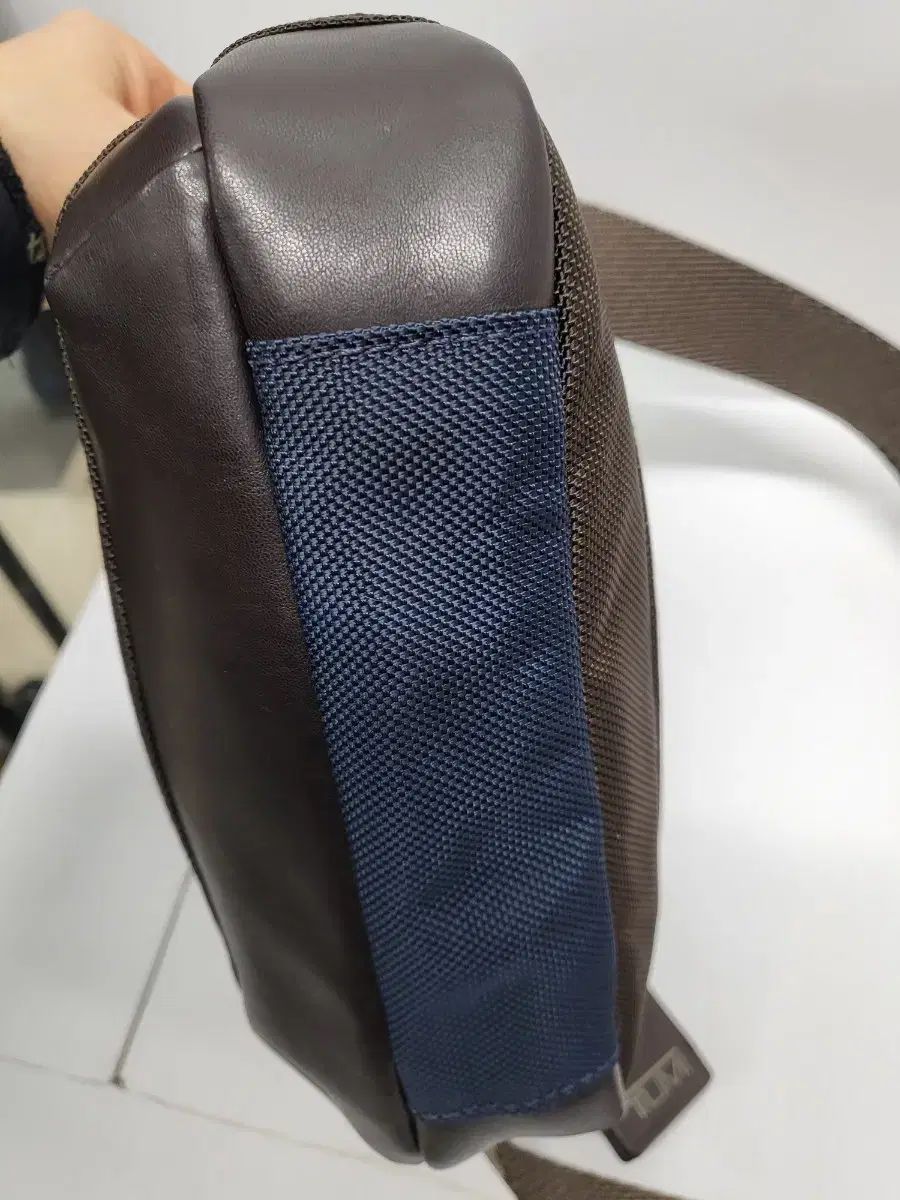 トゥミクロスバック shop取引では対象外