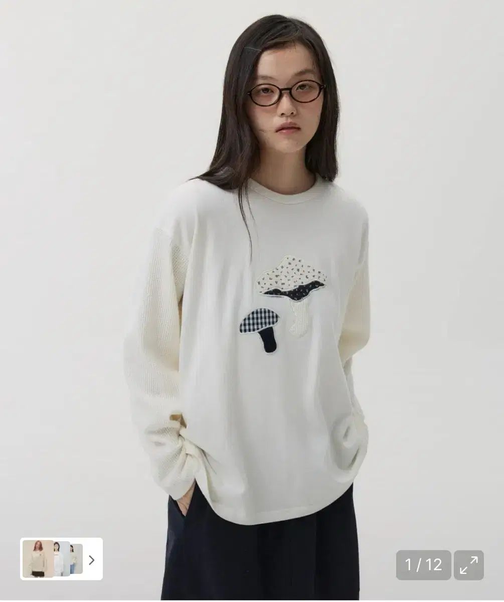 オヘシオ フラワー マッシュルーム パッチ Tシャツ アイボリー