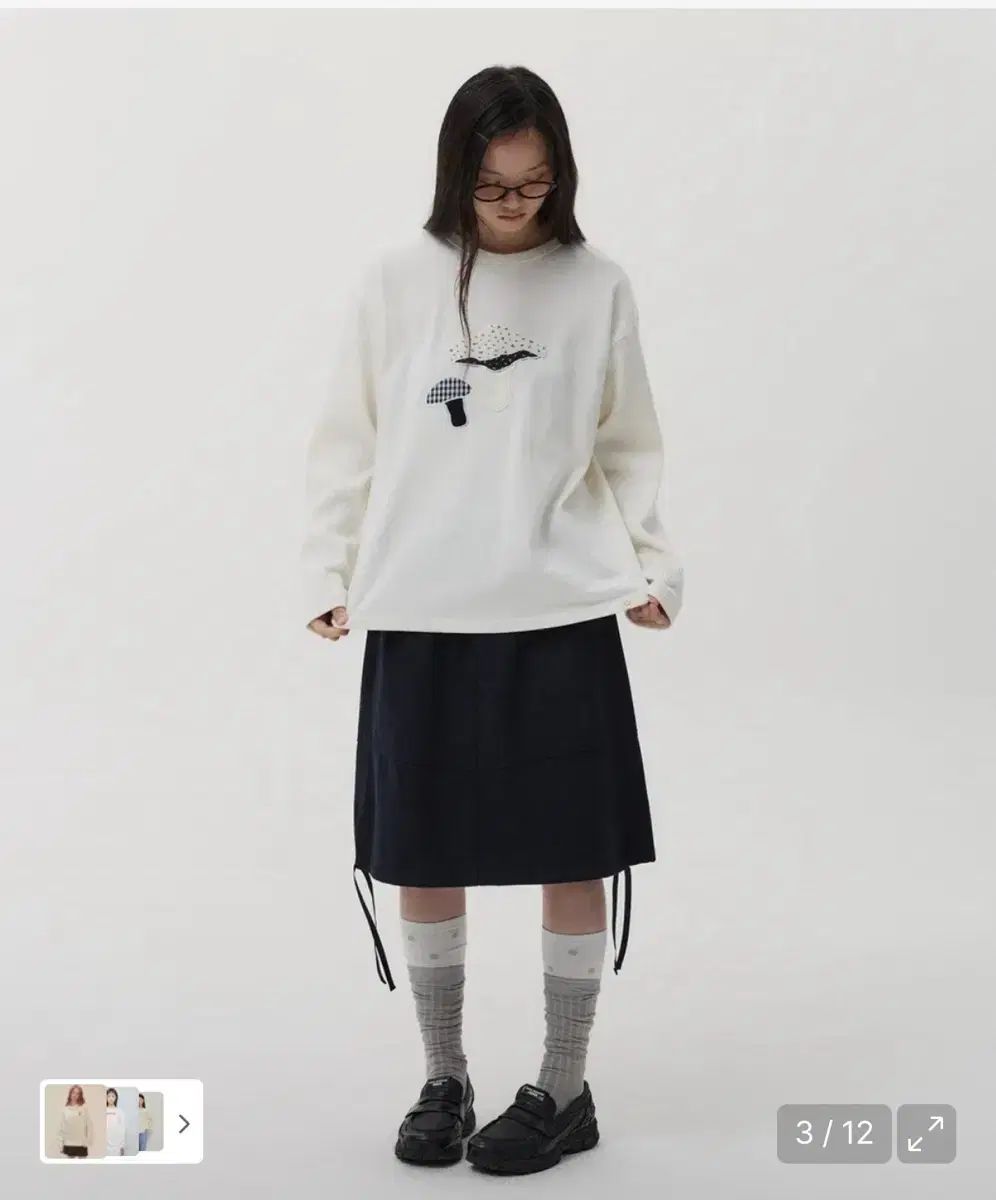 オヘシオ フラワー マッシュルーム パッチ Tシャツ アイボリー