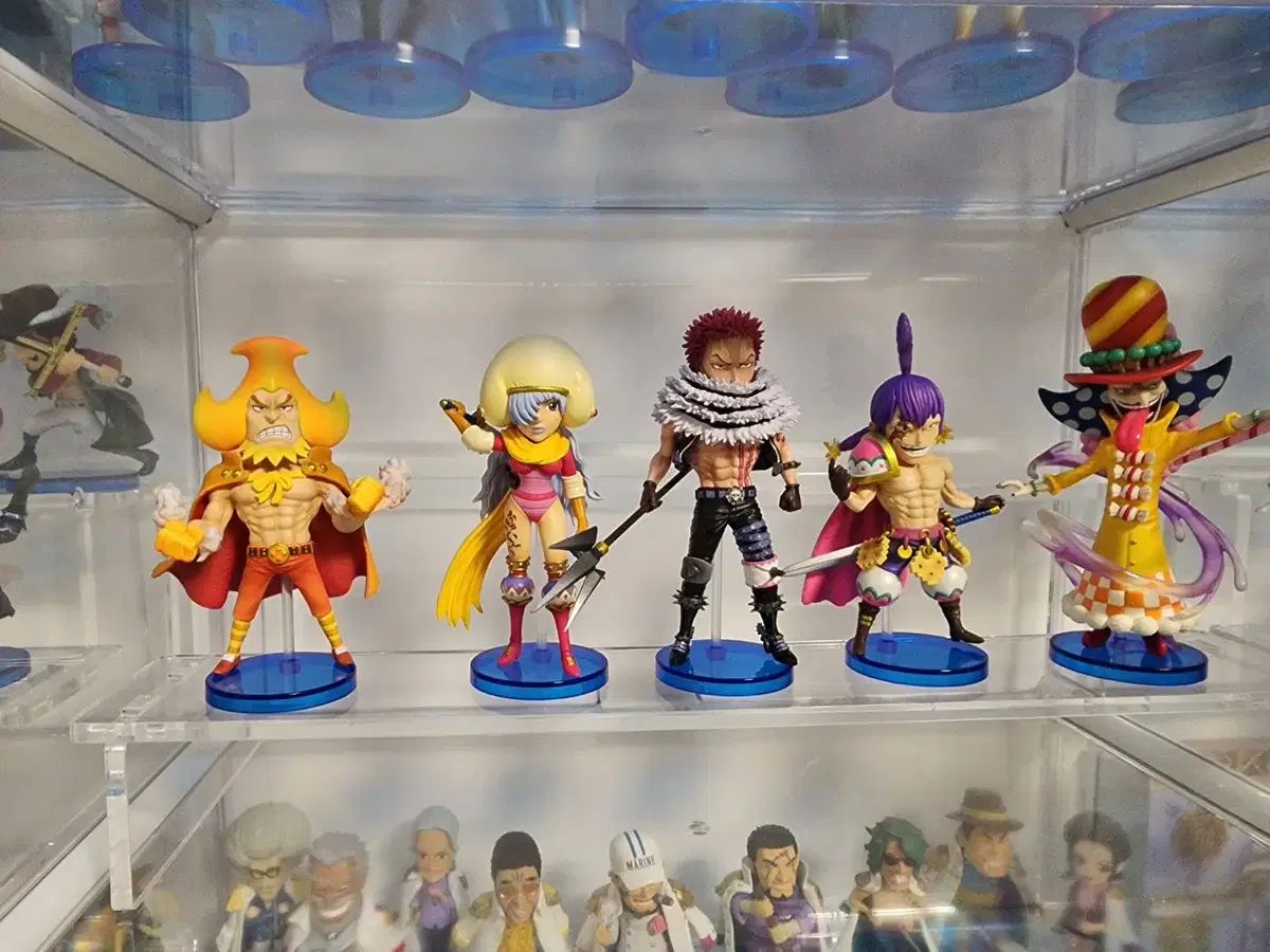 ワンピース a レジン ワールドコレクタブル ビッグ マム海賊団 船員 カタクリ 等 6種