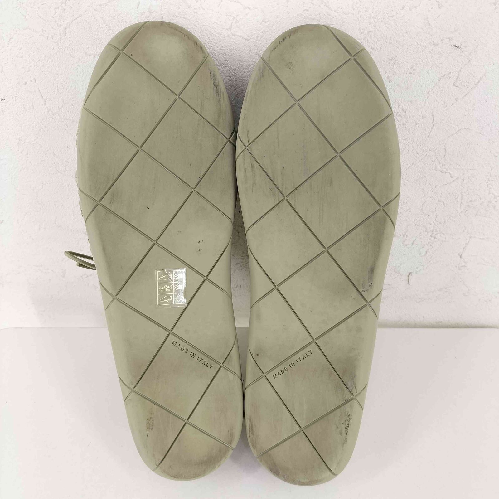 BOTTEGA VENETA(ボッテガヴェネタ) PLAT イントレチャート スニーカー メンズ  42【中古】【ブランド古着バズストア】 ボッテガヴェネタ BOTTEGA VENETA PLAT イントレチャート スニーカー