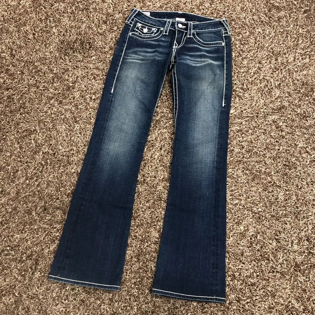  26 トゥルーレリジョン Disco Becky Big T ブーツカット フ デニム パンツ その他 デニム ジーンズ