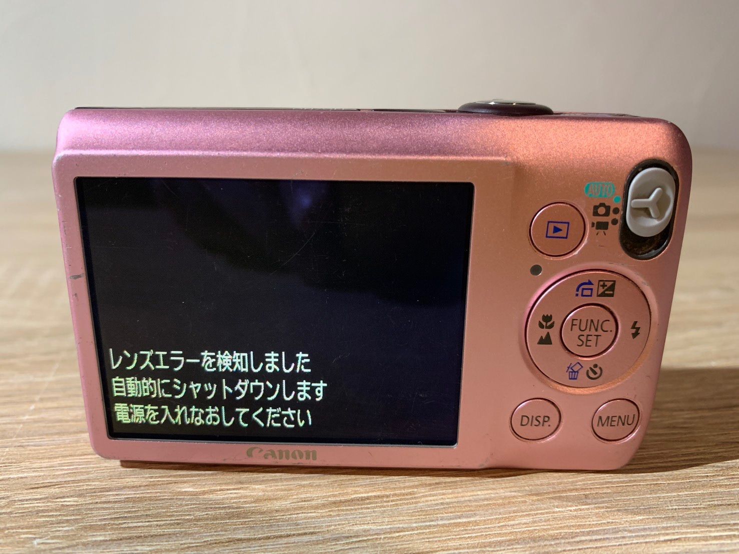 Canon IXY 200F ピンク デジカメ　ジャンク Canon キャノン 【 IXY 200F 】イクシー ピンク ジャンク品 ジャンク品