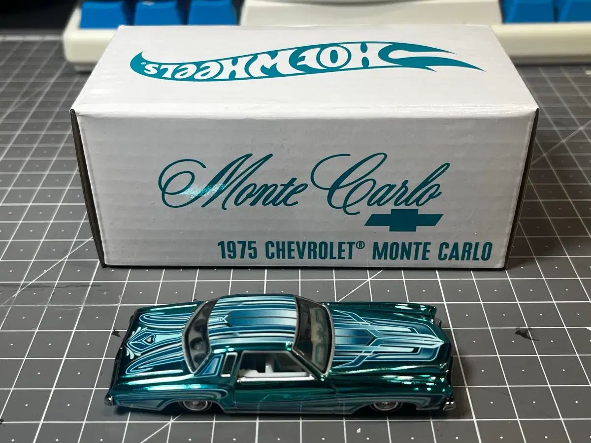 ホットウィール rlc ロー 1975 シボレー モンテカルロ