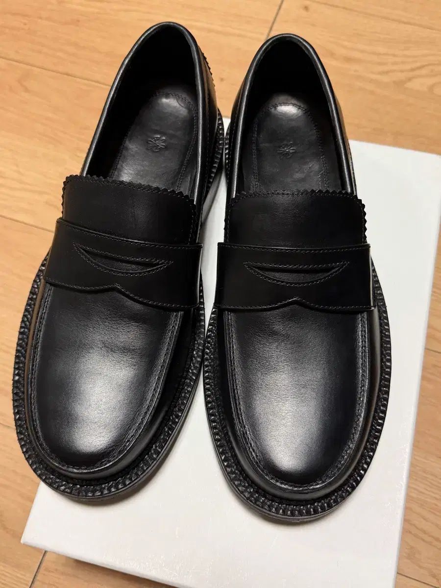 ユース Asymmetric Penny Loafer